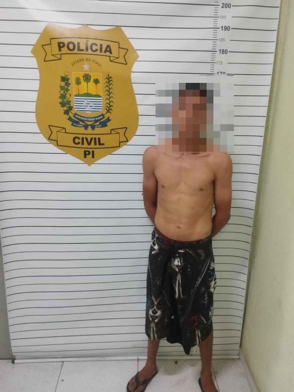 Um dos suspeitos presos pela ROCAM.