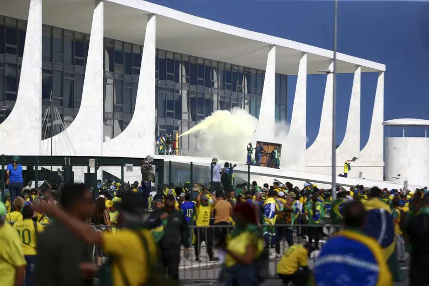 Atos antidemocráticos em Brasília Atos antidemocráticos em Brasília