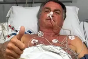 Bolsonaro passa por nova cirurgia abdominal neste domingo (13) (Foto: Reprodução)