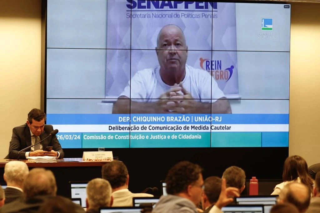 Chiquinho Brazão fala por videochamada em comissão da Câmara, em 2024