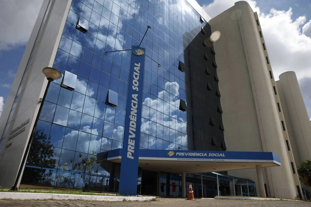 Edifício-sede do INSS em Brasília; órgão foi alvo de operação da PF, que resultou na demissão do presidente da entidade