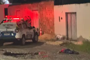 Frentista é executado a tiros na zona norte de Teresina; mulher também é baleada (Foto: Eloy Figueiredo)