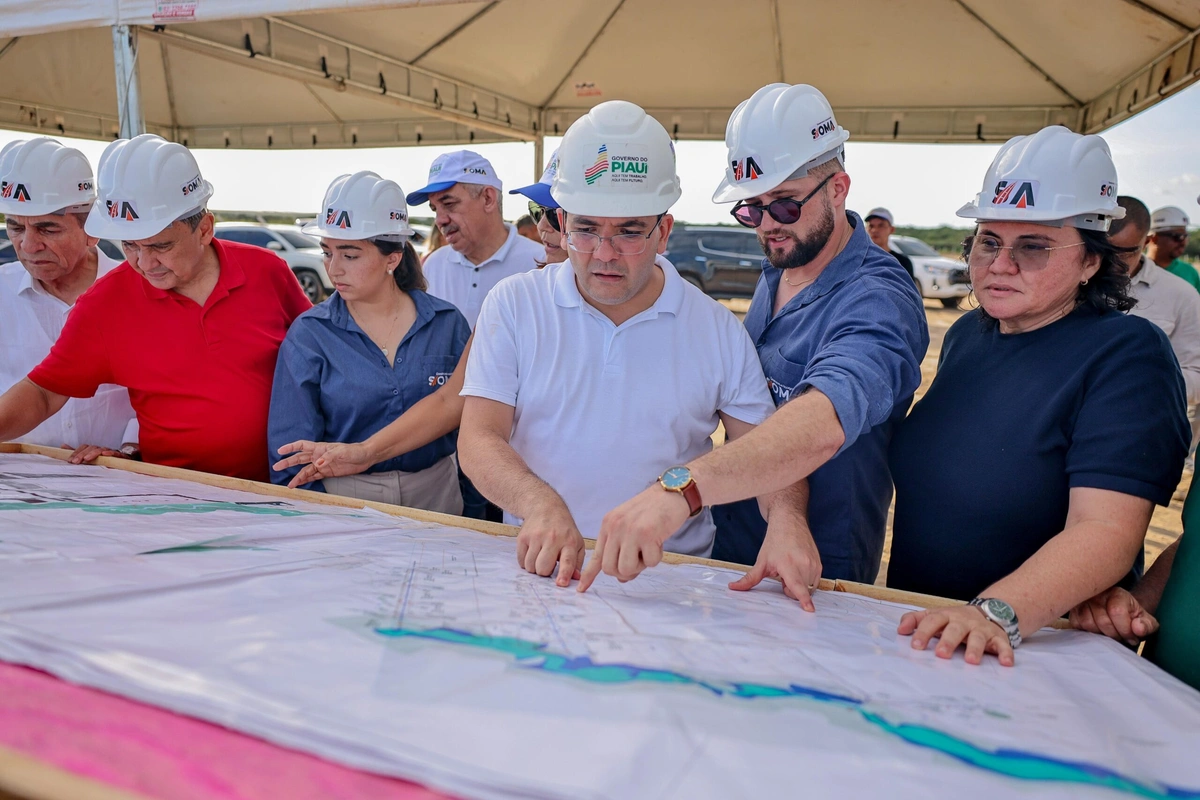 Governador em visita as obras do Parque Industrial de Piripiri