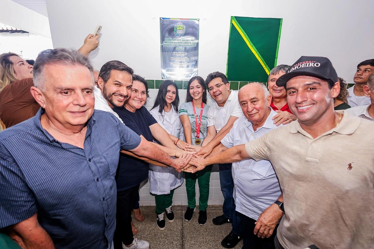 Inauguração de escola em Piripiri