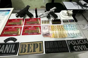 Operação resulta em prisão de casal e apreensão de armas e drogas em Parnaíba (Foto: Reprodução)