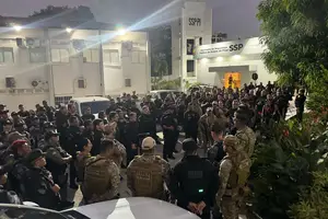 Preleção dos policiais antes da operação deste domingo na sede da Secretaria de Segurança (Foto: Reprodução)