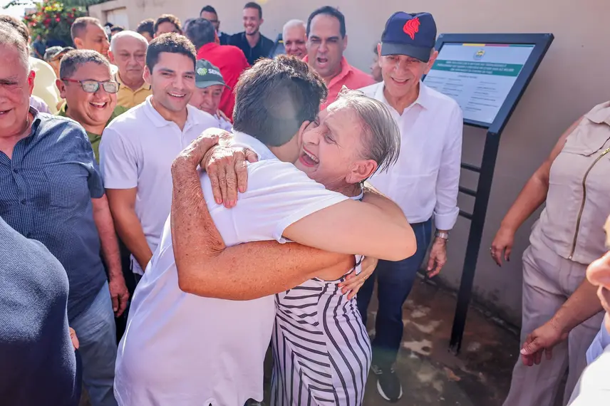 Rafael em Piripiri recebe abraço Rafael em Piripiri recebe abraço
