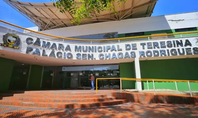 Após pressão popular Prefeitura de Teresina recua e promete novo projeto para o IPTU