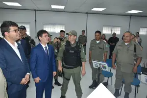 Comandante Geral da PM-PI, Cel. Scheiwann Lopes, Secretário de Segurança Chico Lucas e o Governador em exercício Severo Eulálio (Foto: Reprodução)