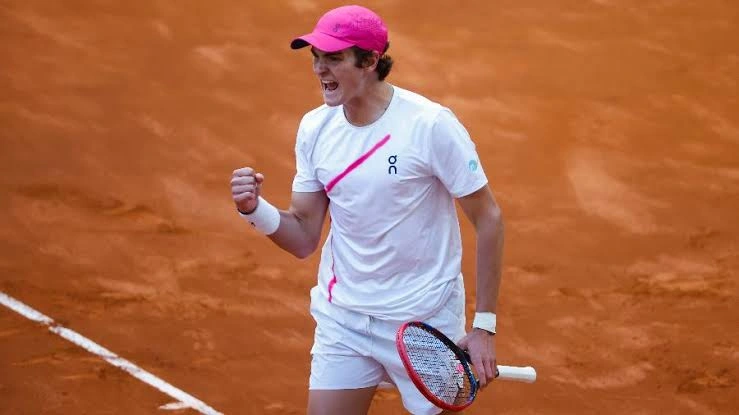 João Fonseca estréia em Roma.