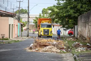 Acumulo de lixo (Foto: Renato Andrade)