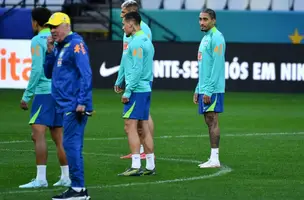 Ancelotti comandando treino da Seleção. (Foto: iimagem de reprodução)