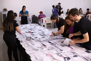 Entrega de Celulares pela SSP-PI (Foto: Reprodução)
