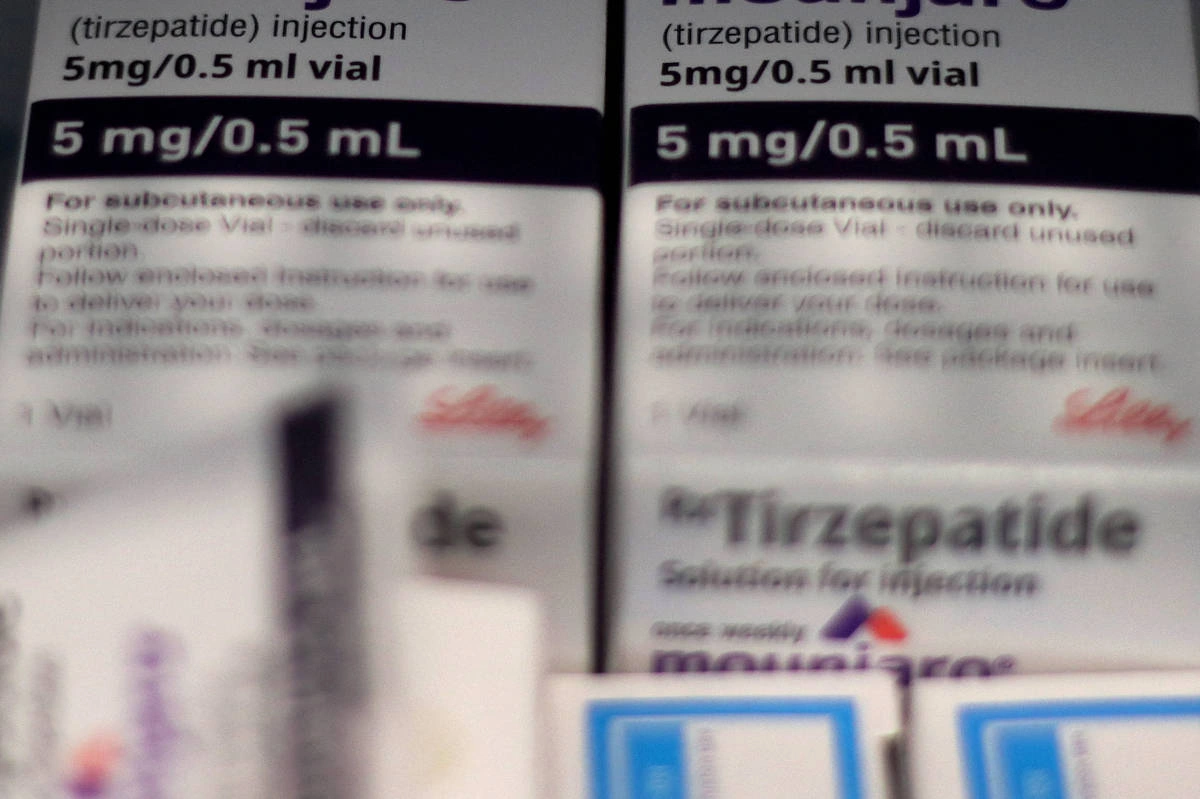 Frascos de medicamento para emagrecer; operação da polícia tenta combater venda ilegal