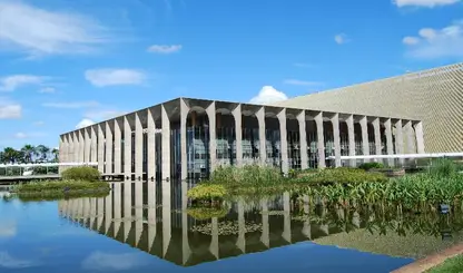 Governo brasileiro avalia retirada de políticos por rota terrestre via Jordânia