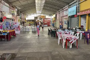 Praça de Alimentação do Mercado do Dirceu I (Foto: Jailson Rodrigues - Revista40Graus)