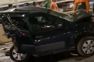 Vários carros ficaram destruídos (Foto: reprodução)
