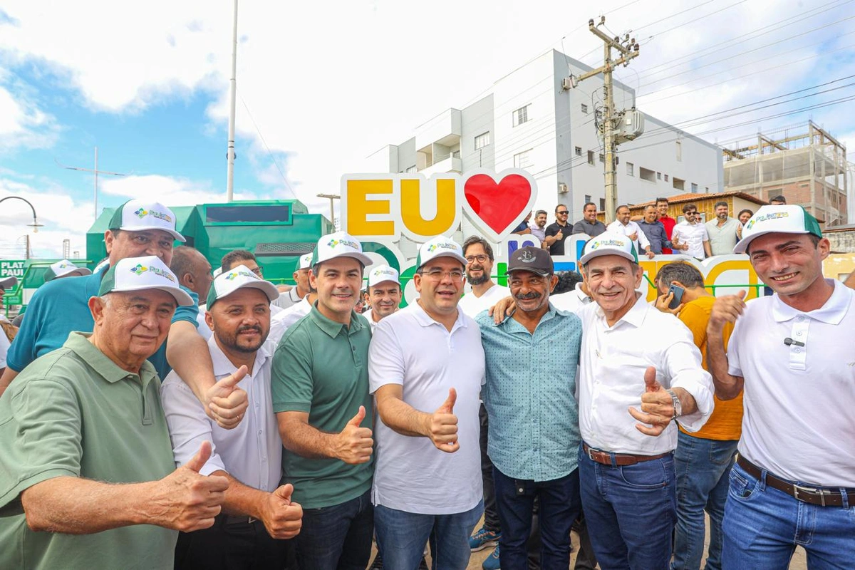 Inauguração de praça em Paulistana