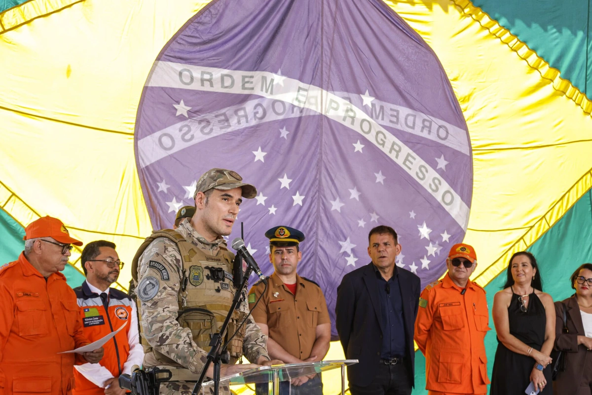 O superintendente de Operações Integradas da Polícia Civil, Matheus Zanatta, representando a Secretaria de Segurança Pública, além de demais autoridades