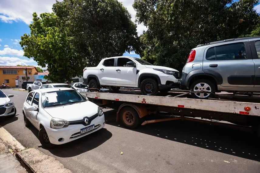 Carros apreendidos pelo DENARC Carros apreendidos pelo DENARC