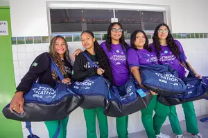 Estudantes que irão fazer intercâmbio (Foto: SEDUC)