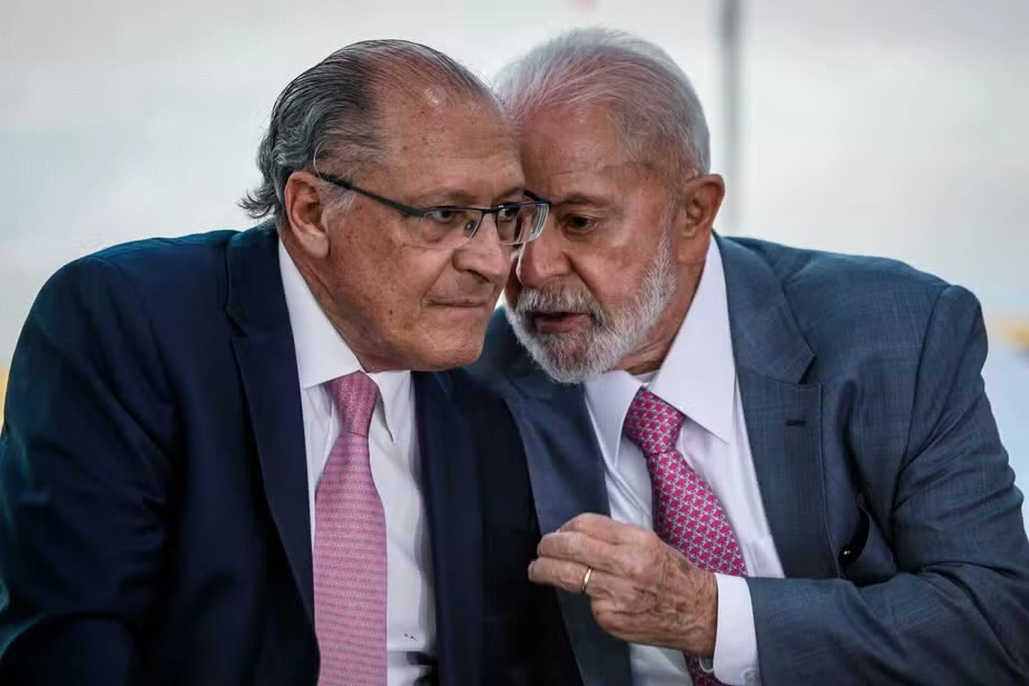 Geraldo Alckmin, vice-presidente, e Lula, presidente do Brasil