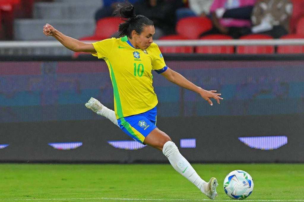 Marta durante partida em que o Brasil venceu o Uruguai na semifinal da Copa América