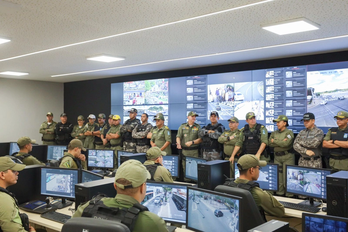 Policiais presentes no lançamento do SPIA