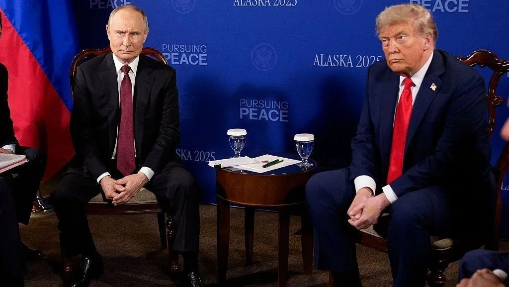 Presidente da Rússia, Vladimir Putin, e presidente dos Estados Unidos, Donald Trump, reunidos em Anchorage, no Alasca