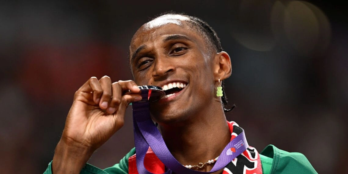 Alison dos Santos, o "Piu", é medalha de pra nos 400m com barreiras, em Tóquio no Japão