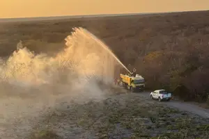 Ao todo, são 51 profissionais, 18 veículos, um helicóptero multimissão e um trator mobilizados para a missão (Foto: Semarh)