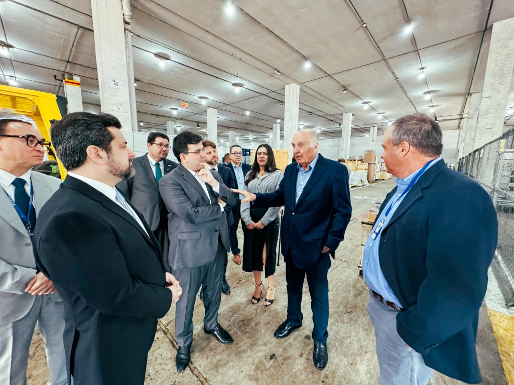 Assinatura de acordo comercial entre a Porto Piaui e a Cnaga. Empresário José Américo e Rafael Fonteles