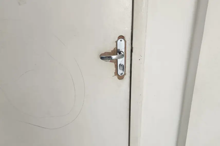 Banheiro para cadeirantes e afins fechado