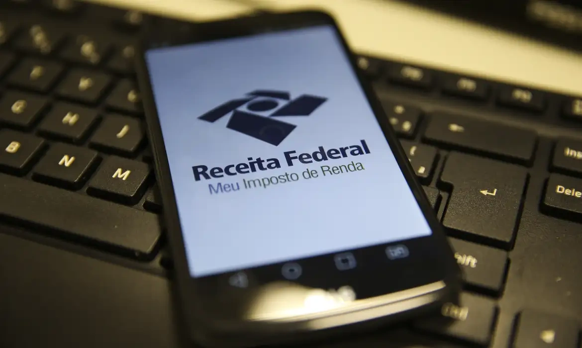 CAE do Senado aprova isenção de IR para quem recebe até R$ 5 mil mensais