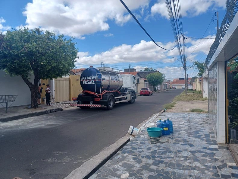Caminhão pipa