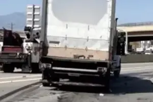 Caminhão refrigerado onde duas adolescentes foram encontradas trancadas em estado de hipotermia, na rodovia interestadual 15, em Utah. (Foto: Redes Sociais)