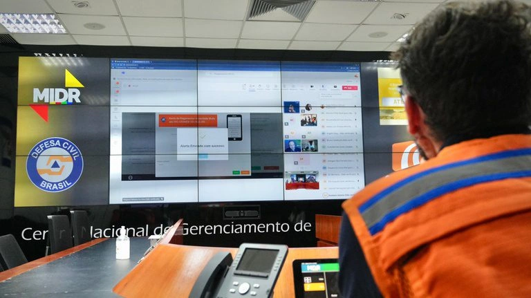 Defesa Civil Nacional sala de observação de dados