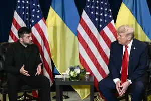 Encontro dos presidentes da Ucrânia, Volodymyr Zelensky, e dos EUA, Donald Trump, no dia 23 de setembro de 2025 (Foto: Reprodução | Brendan SMIALOWSKI / AFP)