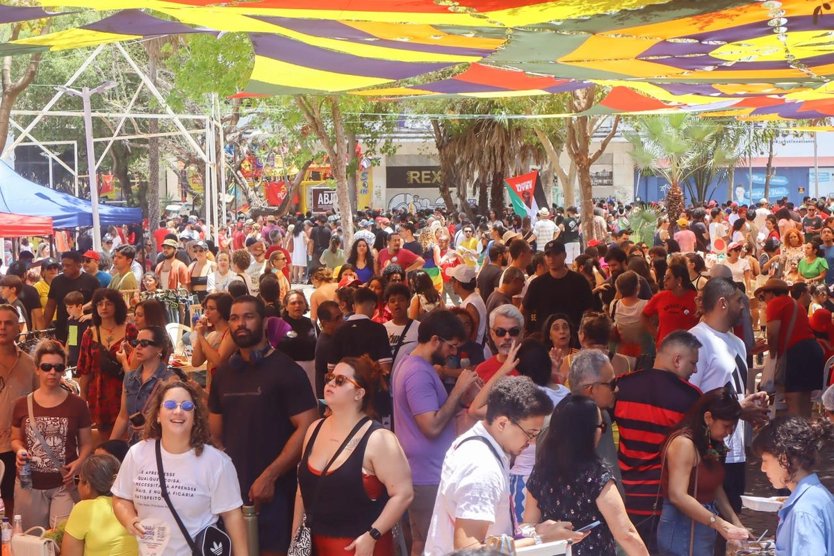 Feira na Praça Pedro II