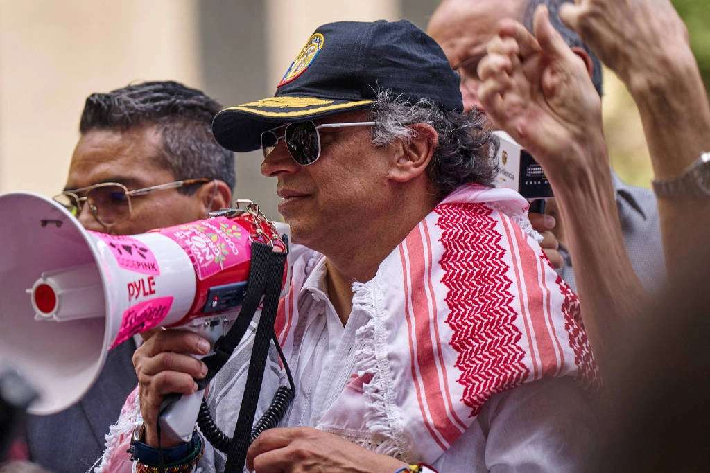 Gustavo Petro discursa em ato pró-Palestina em Nova York