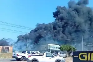 Incêndio no residencial Mãe Rainha em Parnaíba (Foto: Reprodução)