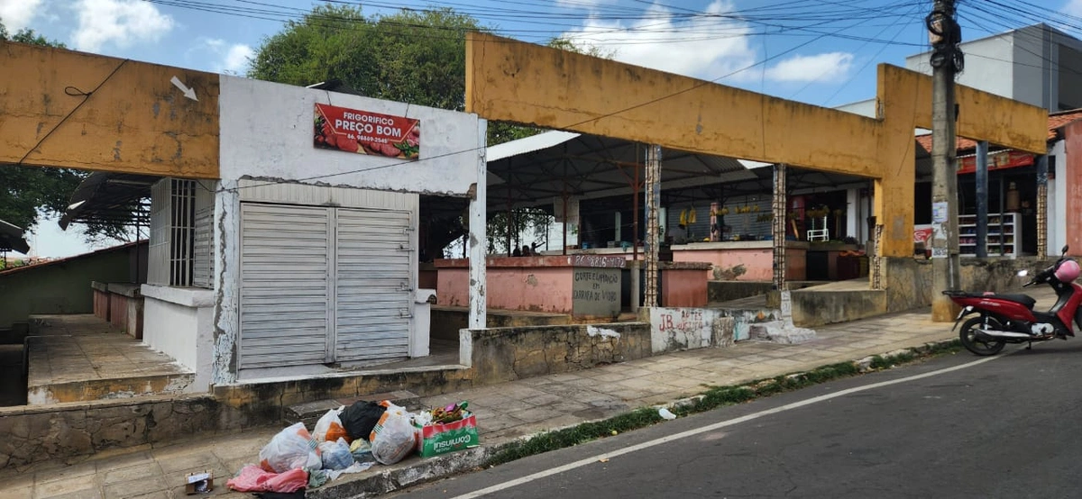 Mercado do Bela Vista II abandonado pelo poder público municipal