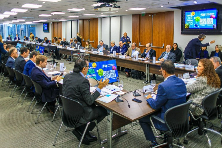 Ministra Esther Dweck durante participação no Fórum Nacional da Indústria