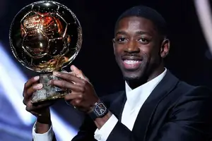 Ousmane Dembélé vence a Bola de Ouro da France Football (Foto: imagem de reprodução)