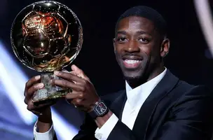 Ousmane Dembélé vence a Bola de Ouro da France Football (Foto: imagem de reprodução)
