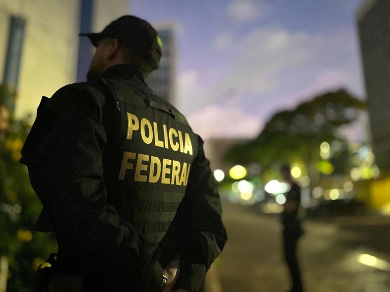 Prisões ocorreram em São Paulo; grupo é suspeito de tentar desviar recursos do PIX