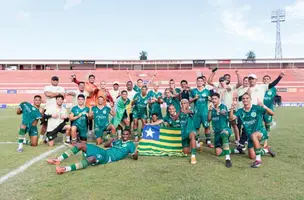 Atlético Piauiense e Bahia em duelo pela Copinha (Foto: Reprodução/Vinícius Henrique)