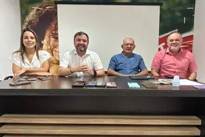 Coletiva de integrantes do Diret´rio do PT estadual (Foto: Reprodução)