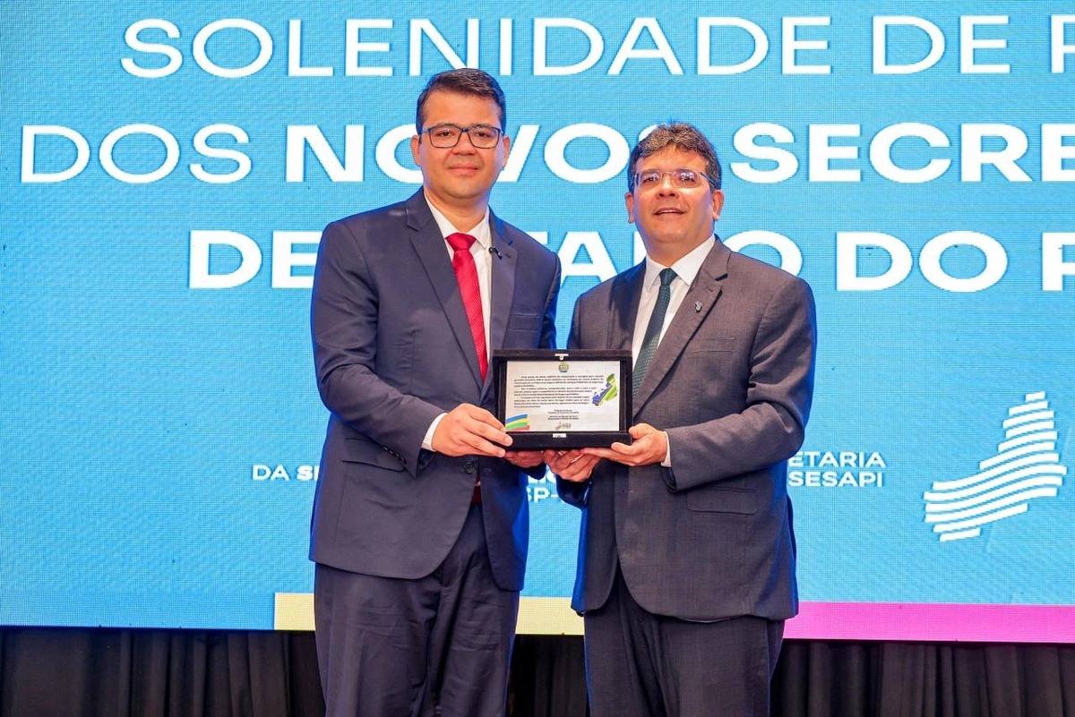 Governador empossa novos secretários de Saúde e Segurança e pede foco na melhoria de índices