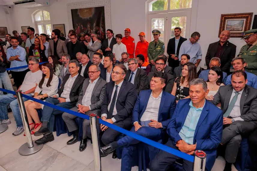 Governador empossa novos secretários de Saúde e Segurança e pede foco na melhoria de índices